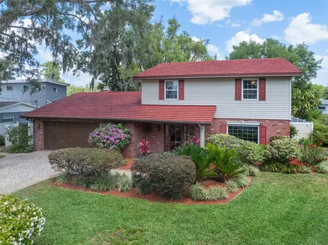 18712 Lakeshore Dr, Lutz, FL 33549
