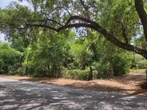 1819 Sinclair Hills Rd, Lutz, FL 33549