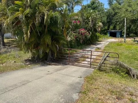 10709 E Bay Rd, Gibsonton, FL 33534