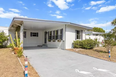 31151 Valencia Ave, Tavares, FL 32778