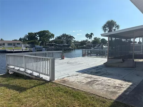 8422 Boxwood Dr, Tampa, FL 33615