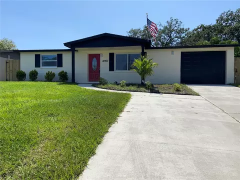 12907 College Hill Dr, Hudson, FL 34667