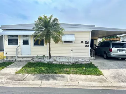 11176 100th St #48, Largo, FL 33773