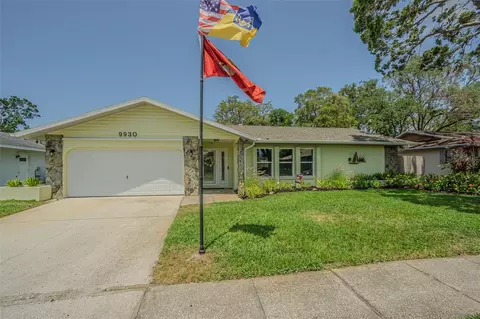 9930 121 St N, Seminole, FL 33772