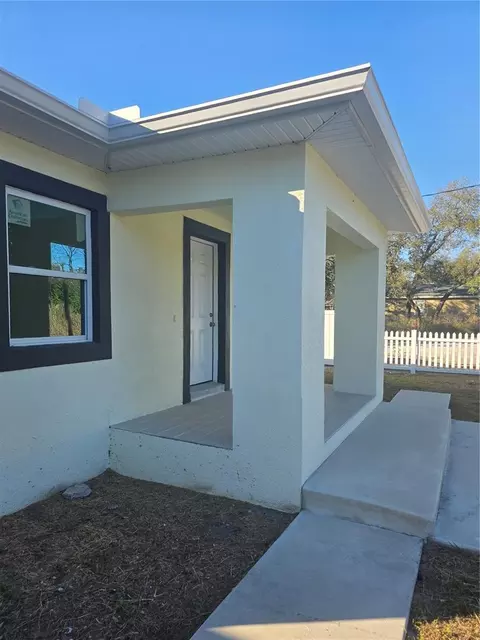 3704 Smith Tree St, Tampa, FL 33619