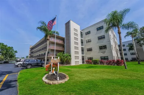 6190 80th St N #411, Saint Petersburg, FL 33709