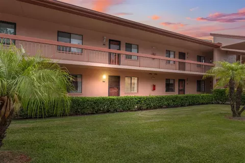 143 Lakeside Dr #143, Oldsmar, FL 34677