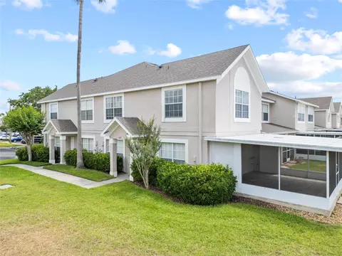 659 Kensington Lake Cir, Brandon, FL 33511