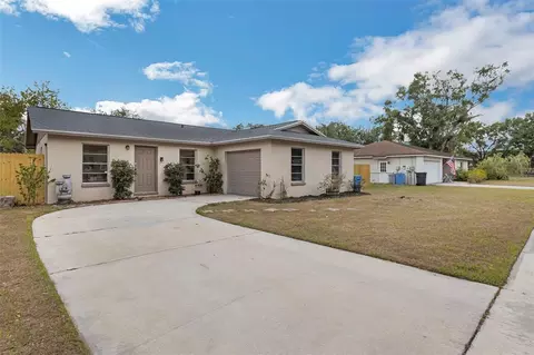 1818 Kim Acres Ln, Dover, FL 33527
