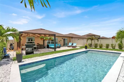 7114 Fern Garden Ct, Sun City Center, FL 33573