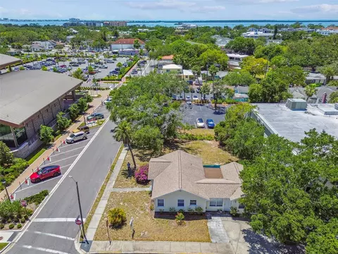 556 Virginia St, Dunedin, FL 34698