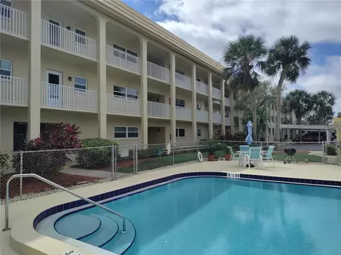 3850 13th Ave N #311, Saint Petersburg, FL 33713
