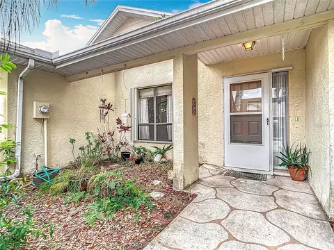 120 Colony South Dr, Tarpon Springs, FL 34689