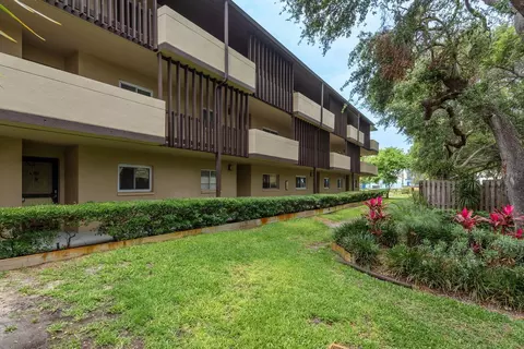 1241 S Martin Luther King Jr Ave #302, Clearwater, FL 33756