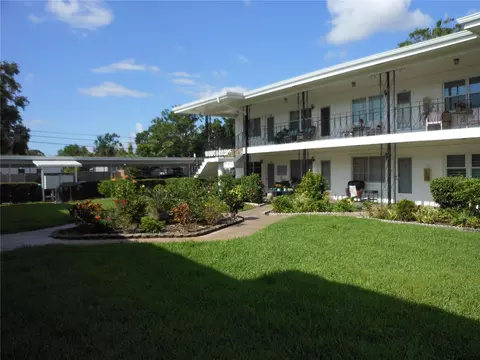 138 36th Ave N #206W, Saint Petersburg, FL 33704