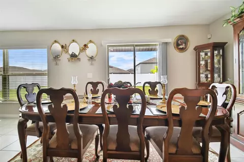 Dining - 13603 Wild Ginger St, Riverview, FL 33579 photo 3 of 3