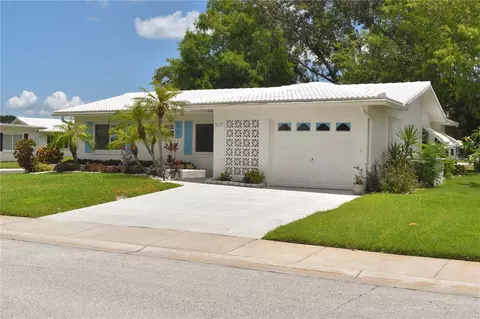 9639 Mainlands Blvd E, Pinellas Park, FL 33782