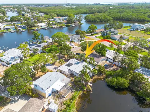 328 Tallahassee Dr NE, Saint Petersburg, FL 33702