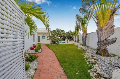 321 N Boulevard Of The Presidents, Sarasota, FL 34236