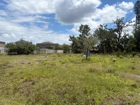 2208 7th St SW, Ruskin, FL 33570