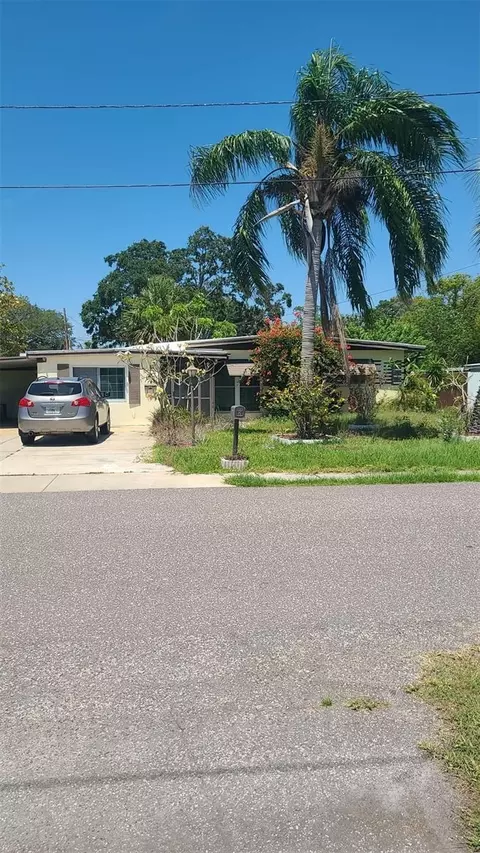 7304 Royal Palm Dr, New Port Richey, FL 34652