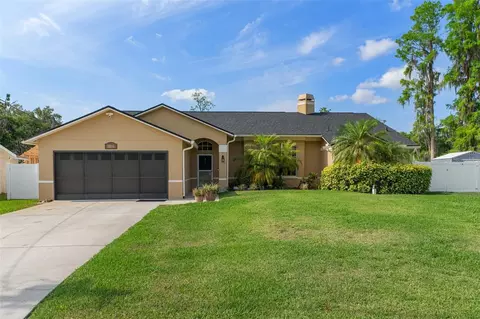 18816 Tracer Dr, Lutz, FL 33549