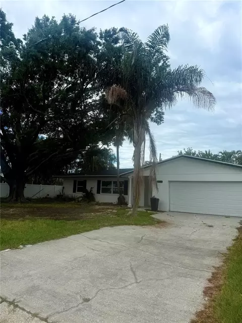 4824 Huntington St NE, Saint Petersburg, FL 33703