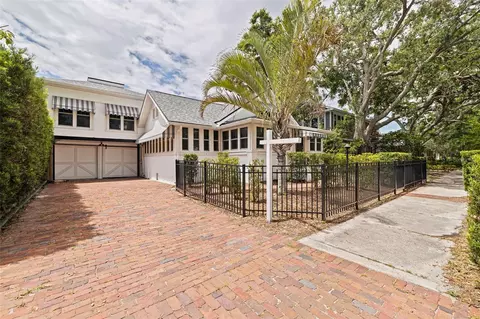246 18th Ave NE, Saint Petersburg, FL 33704