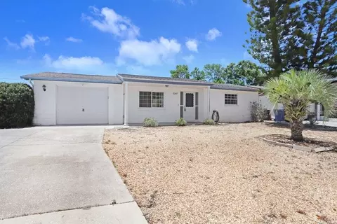 3247 Kimberly Oaks Dr, Holiday, FL 34691