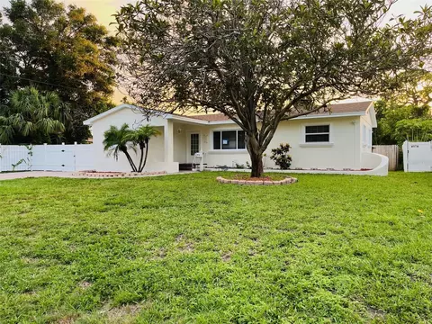 6235 17th Ave N, Saint Petersburg, FL 33710