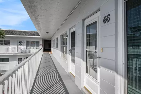 2002 Australia Way E #66, Clearwater, FL 33763