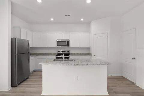 Kitchen - 13291 Tula Loop, Astatula, FL 34705 photo 2 of 3