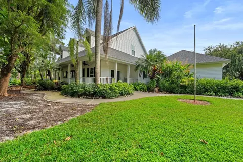 Exterior - 6915 215th St E, Bradenton, FL 34211 photo 2 of 7