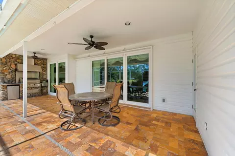 Exterior - 6915 215th St E, Bradenton, FL 34211 photo 3 of 7