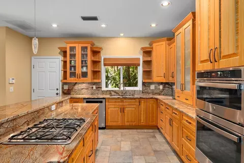 Kitchen - 6915 215th St E, Bradenton, FL 34211 photo 3 of 4