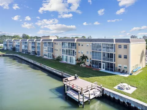 1 Boca Ciega Point Blvd #310, Saint Petersburg, FL 33708