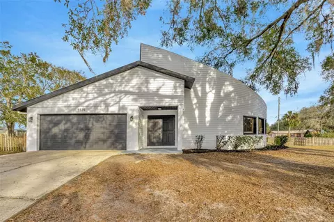 5526 Southernview Dr, Zephyrhills, FL 33541