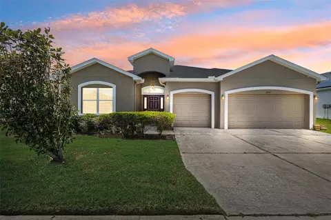 6547 Castle Green Pl, Zephyrhills, FL 33541