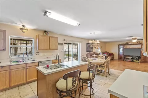 Kitchen - 10311 Frog Pond Dr, Riverview, FL 33569 photo 2 of 5