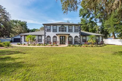 5305 Lenoir Ct, Plant City, FL 33566