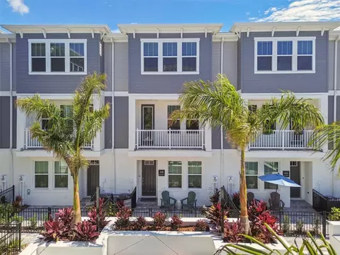 448 31st Ln N, Saint Petersburg, FL 33713