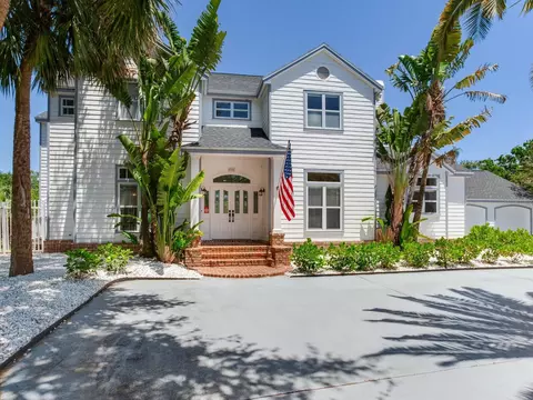 4702 W Heron Ln, Tampa, FL 33629