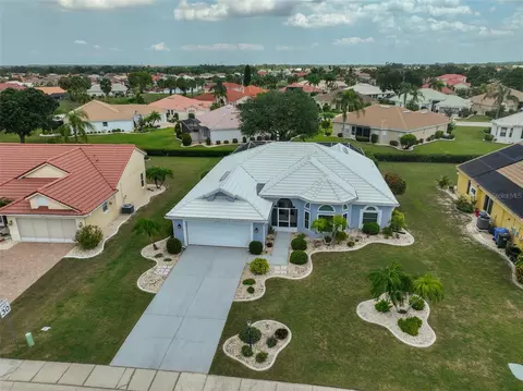 2252 New Bedford Dr, Sun City Center, FL 33573