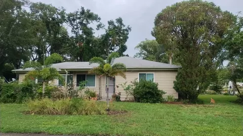 1735 Cleveland St, Clearwater, FL 33755