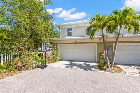 1271 Drew St, Clearwater, FL 33755