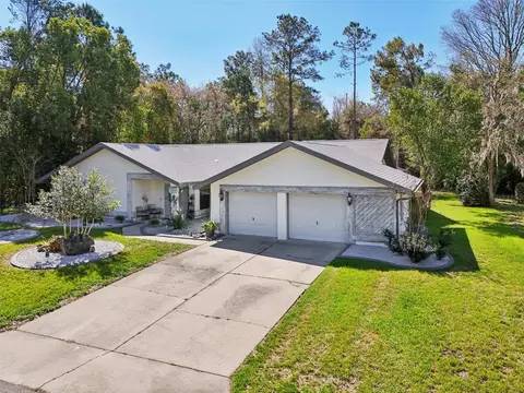 54 Pine Dr, Homosassa, FL 34446