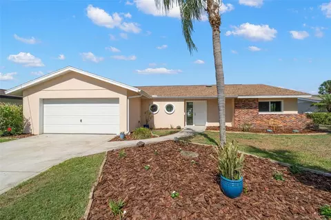 3932 Shore Acres Blvd NE, Saint Petersburg, FL 33703