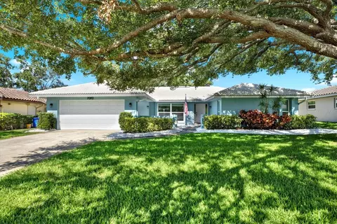 7092 119th St, Seminole, FL 33772