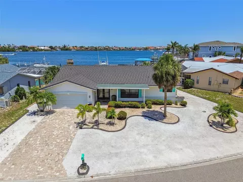 6322 Cocoa Ln, Apollo Beach, FL 33572