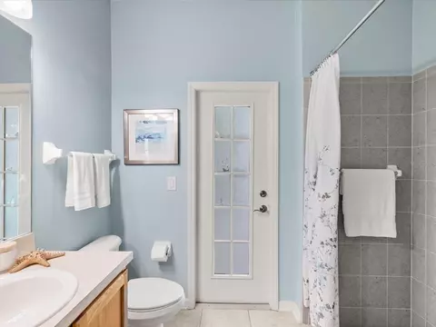 Bath - 7935 Calindra Ct, Trinity, FL 34655 photo 4 of 6